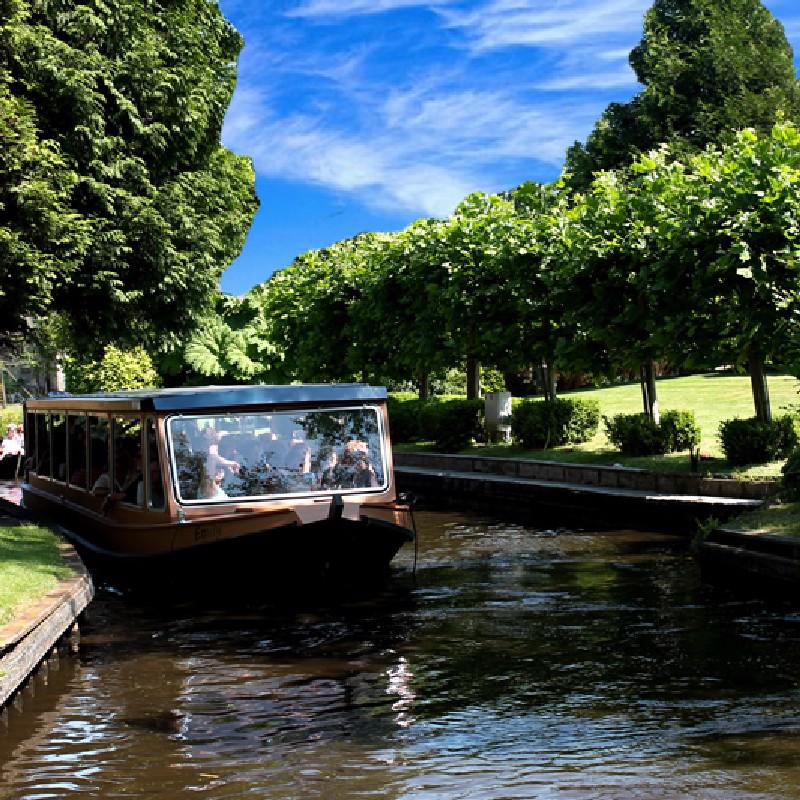 Loungeboot met High Tea