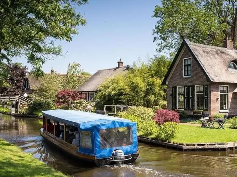 Découvrez le beau Giethoorn