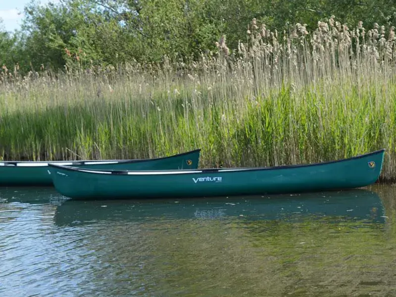 Canoa canadiense para 3 personas